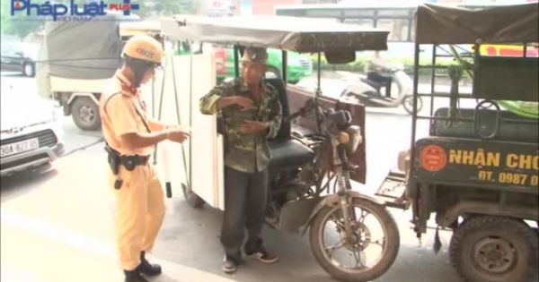 CSGT Hà Nội mạnh tay xử lý xe chở hàng cồng kềnh