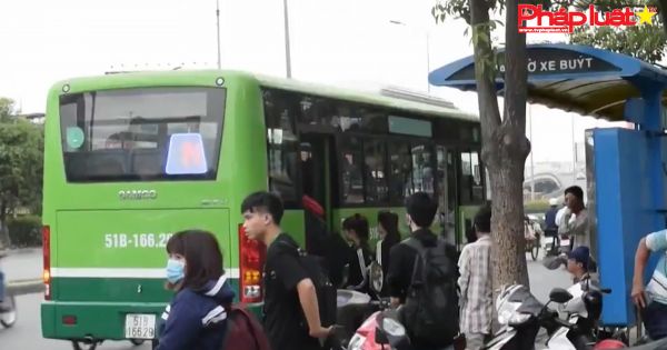 Bến bãi, nhà chờ xe buýt thiếu trầm trọng