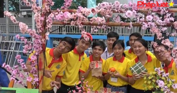 TP.HCM: 1000 bánh chưng tặng người nghèo