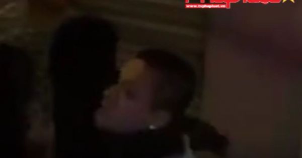 Ca sỹ Tuấn Hưng cứu em bé từ căn nhà bị cháy