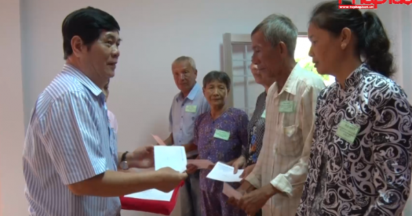 Hỗ trợ gần 1.600 hộ nghèo, gia đình chính sách vui xuân đón tết 2017