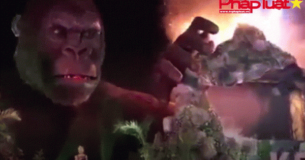 TPHCM: Cháy lớn sân khấu phim 