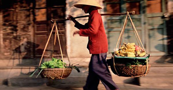 Gánh hàng rong và cuộc mưu sinh