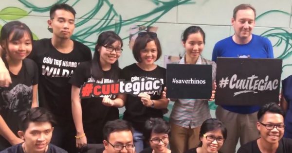 Giới trẻ Tp. Hồ Chí Minh chung tay vẽ hình tuyên truyền bảo vệ loài tê giác