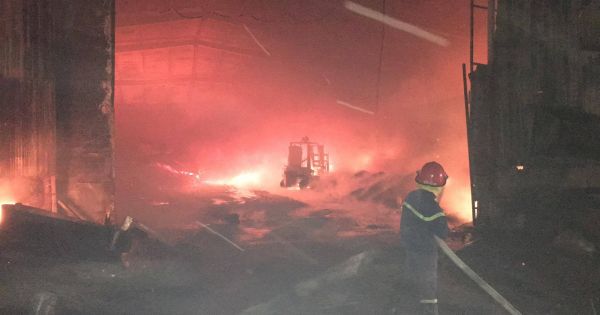 TPHCM: Cháy lớn ở Công ty Upexim