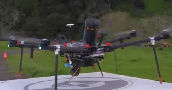 Mỹ phát triển hệ thống bắt máy bay không người lái