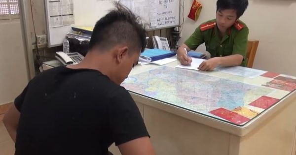 Bắt hai tên cướp túi xách người nước ngoài