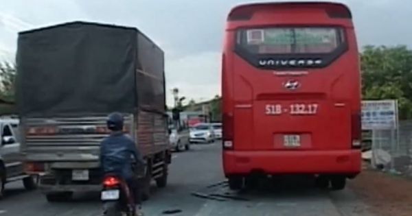 Xe khách giường nằm đâm nhau, 2 người tử vong