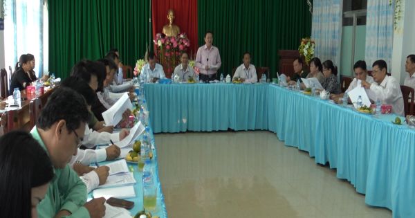 Đảng viên, công viên chức làm gương trong việc “giải phóng” vỉa hè