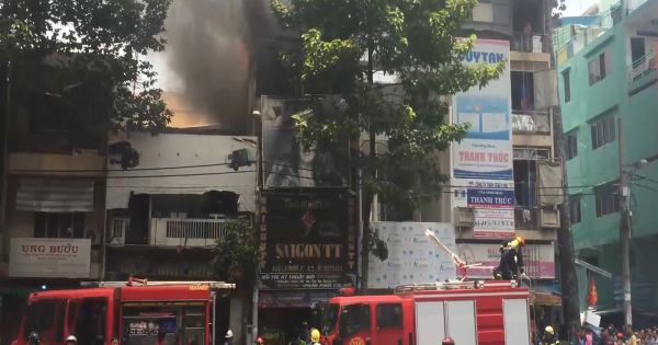 Lửa thiêu rụi tầng 3 căn nhà trên đường Lê Hồng Phong