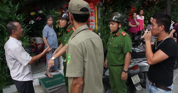 Va chạm giao thông, người đàn ông say rượu đòi tấn công nhiều người