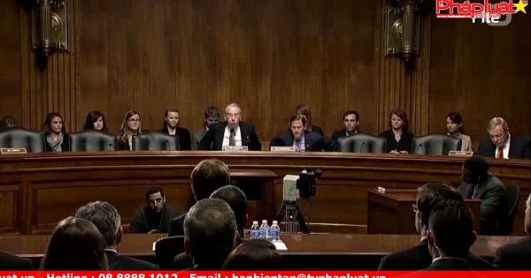 Sally Yates điều trần về các sự kiện phức tạp của Flynn