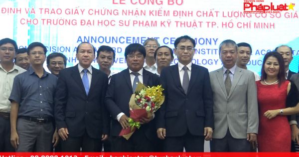 Ba trường đại học tại TP.HCM được trao chứng nhận kiểm định chất lượng