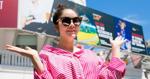 Lý Nhã Kỳ khoe sắc bên hình ảnh quảng bá Việt Nam tại Cannes 2017