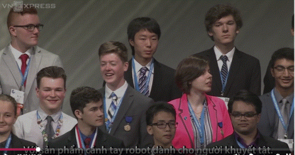 Cánh tay robot của 'nam sinh bị từ chối visa' đạt giải ba tại Mỹ