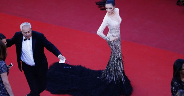 Lý Nhã Kỳ đẹp tựa Nữ hoàng Cleopatra trên thảm đỏ