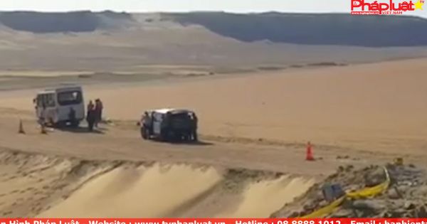 Xe buýt chở người Cơ đốc giáo Coptic bị bắn làm 28 người thiệt mạng