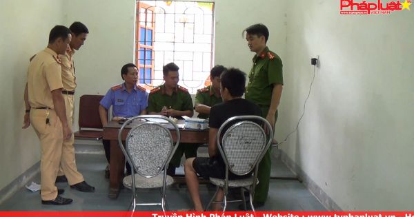 Bắt quả tang hai đối tượng vận chuyển trái phép 1kg ma túy