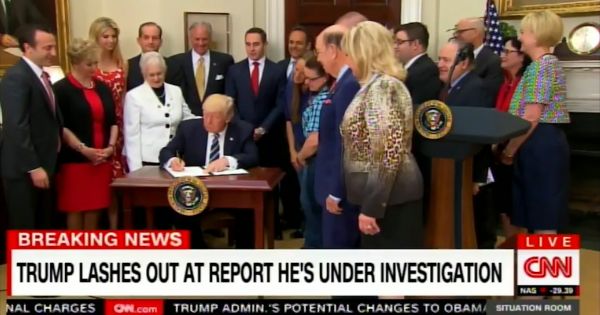 Tổng Thống Donal Trump thừa nhận lần đầu tiên bị điều tra