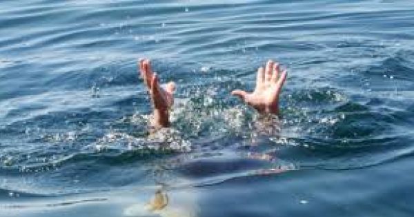 Tập bơi cho con, 2 cha con đuối nước tử vong