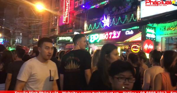 Hỗn chiến làm một người nước ngoài bị đâm chết ở phố Tây Sài Gòn