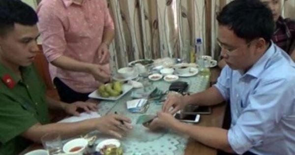 Điểm báo ngày 30/6/2017: Thu hồi thẻ Nhà Báo Lê Duy Phong