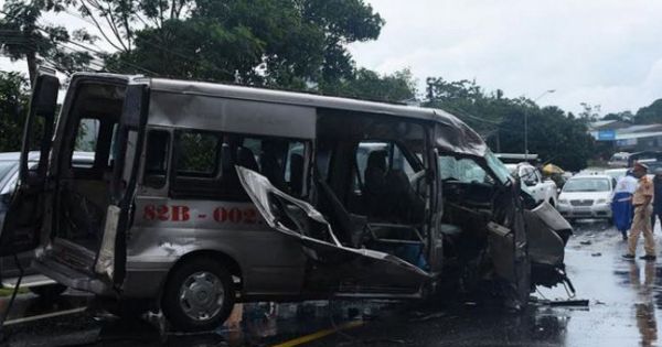 24 người nghi phơi nhiễm HIV trong vụ cứu hộ tai nạn giao thông tại Kon Tum