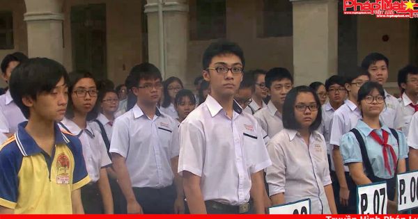 Điểm chuẩn vào lớp 10 TP.HCM: Có trường hạ 12,5 điểm