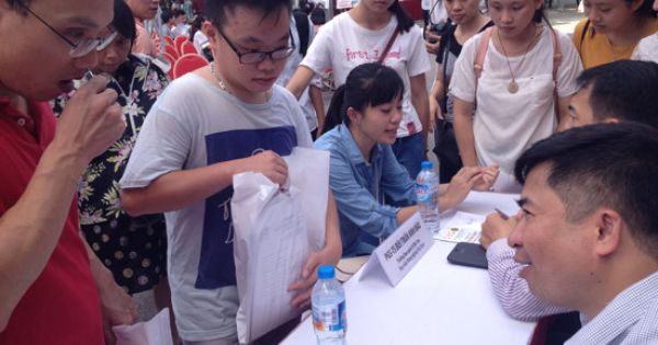 Ngày hội tư vấn xét tuyển: Nhiều câu hỏi về thay đổi nguyện vọng