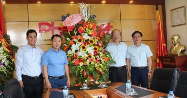 Báo Pháp luật Việt Nam: Truyền tiếp ngọn lửa đam mê, sáng tạo và cống hiến