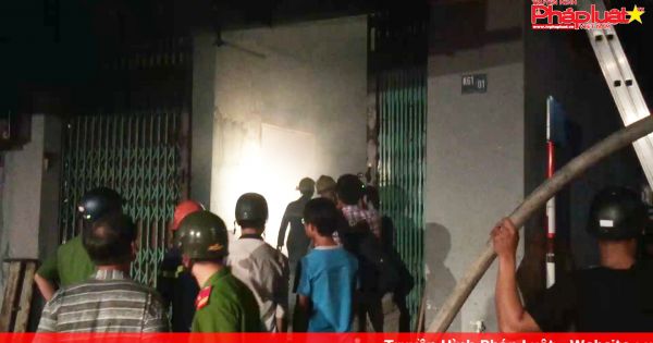 Đà Nẵng: Lửa thiêu rụi một tiệm sửa xe