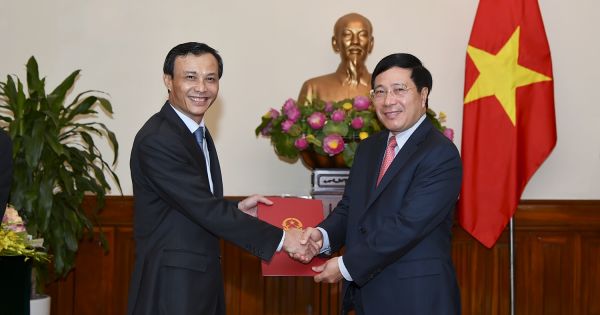 Lãnh đạo Bộ Ngoại giao trao quyết định bổ nhiệm cấp Vụ trưởng