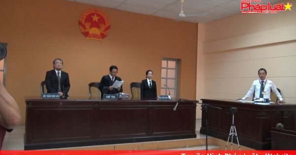 Ngọc Trinh thắng kiện Nhà hát kịch TPHCM