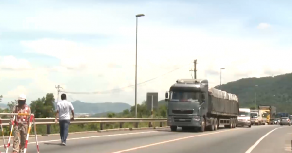 Đảm bảo an toàn giao thông khi đóng hầm hải vân