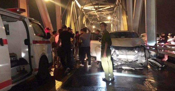 Tai nạn nghiêm trọng trên cầu Chương Dương, Hà Nội 3 thanh niên tử vong