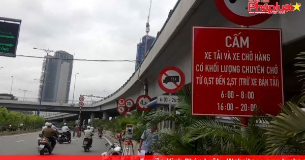 TP HCM: Biển báo lộn xộn gây tác dụng ngược cho người giao thông