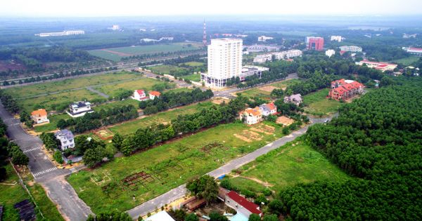 Biệt thự, nhà phố 'bị bỏ quên' ở đô thị cách Sài Gòn 20 km
