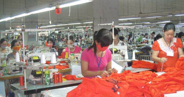 Điểm báo 23/07/2017: Tranh cãi về lộ trình tăng lương tối thiểu cho người lao động