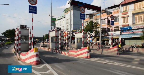 Trạm thu phí bỏ hoang giữa đường ở Sài Gòn