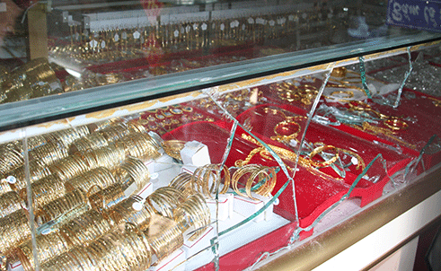 Điện Biên: Giả xem hàng rồi cướp tiệm vàng