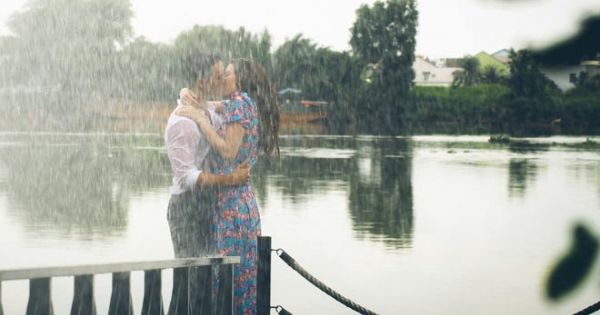 Hà Hồ khiến khán giả đỏ mặt vì cảnh nóng trong MV mới