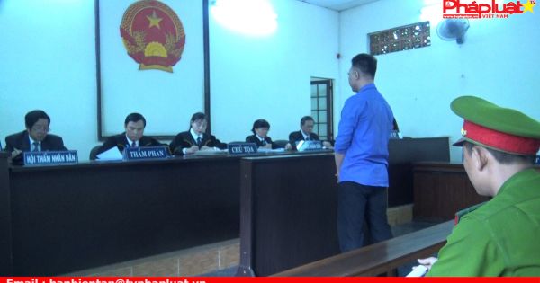 Trưởng phòng giao dịch Sacombank lừa đảo chiếm đoạt tài sản.