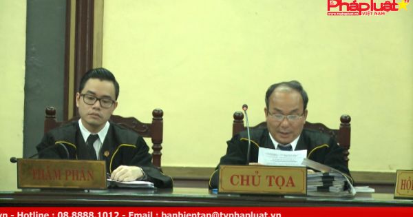 Xem xét thống nhất trang phục của thẩm phán