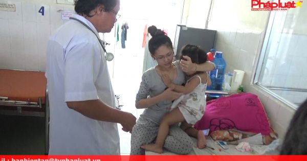 Cẩn trọng với bệnh tay chân miệng vào mùa