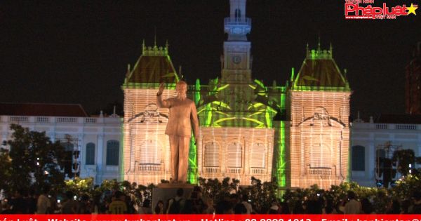 TP HCM: Rực sáng màn hình chiếu 3D kỷ niệm 50 năm thành lập ASEAN