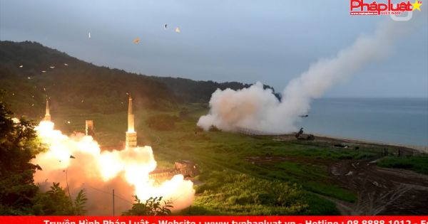 Máy bay chiến đấu Nhật tập trận cùng máy bay B-1B của Hoa Kỳ