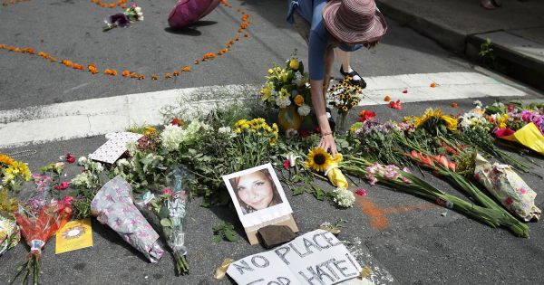 Charlottesville đối mặt với quá khứ sau khi cuộc tụ tập biến thành bạo lực chết người.