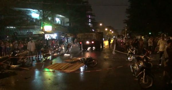 Xe máy va chạm xe tải, 3 công nhân tử vong trên đường về nhà