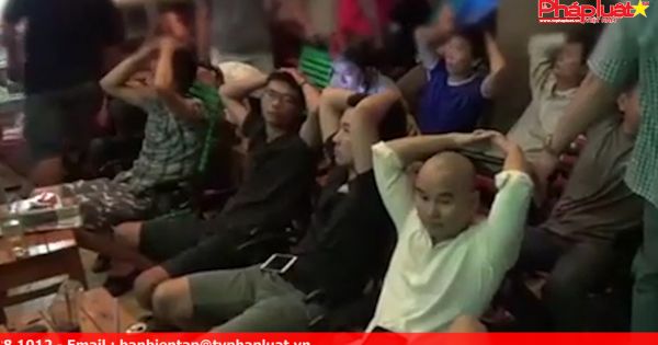 Đột kích quán cà phê, triệt đường dây cá độ bóng đá