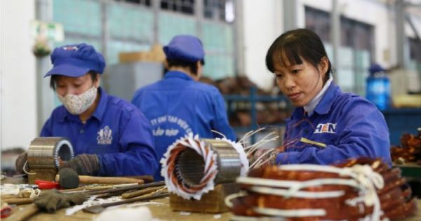 Điểm báo 26/8/2017: Doanh nghiệp 'sống mòn' vì gánh nặng chi phí